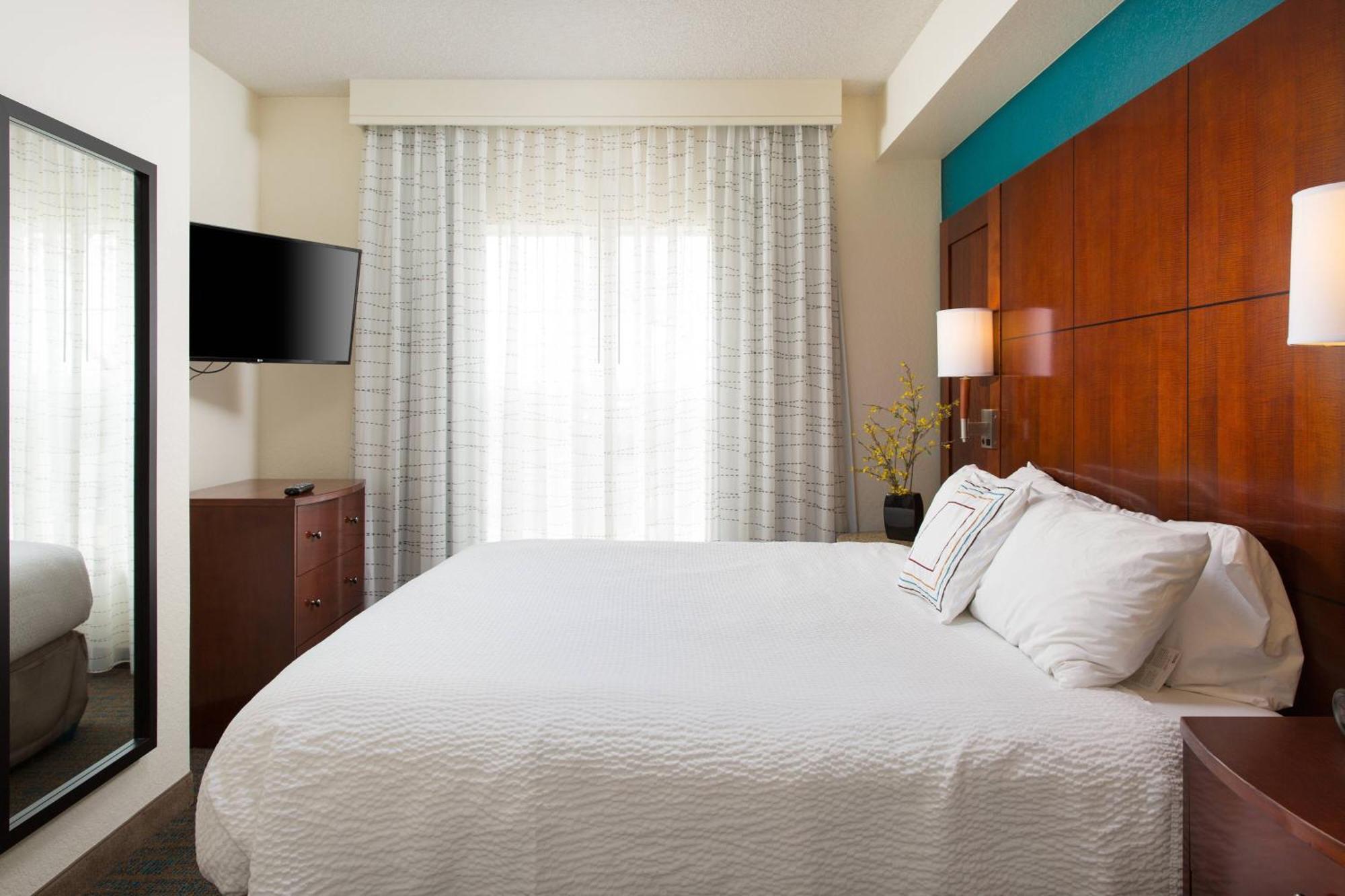 Residence Inn Kansas City Airport Exterior photo