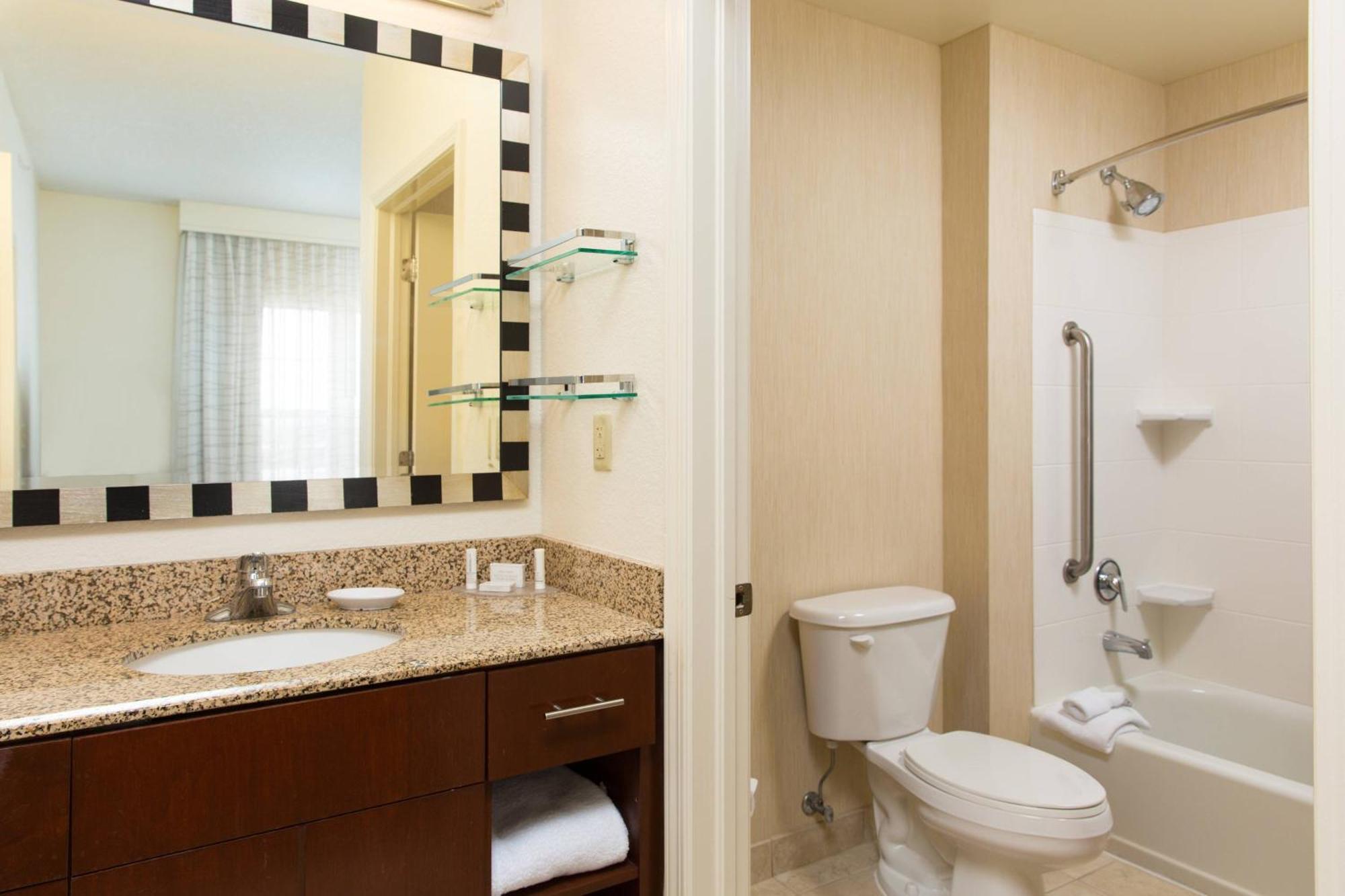 Residence Inn Kansas City Airport Exterior photo
